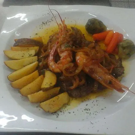 호텔 Ponta Grande 3*