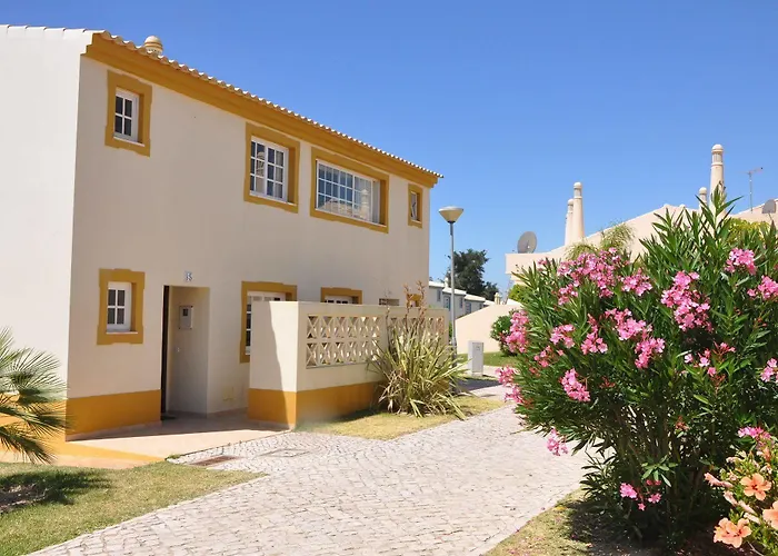 Ponta Grande Resort 4*