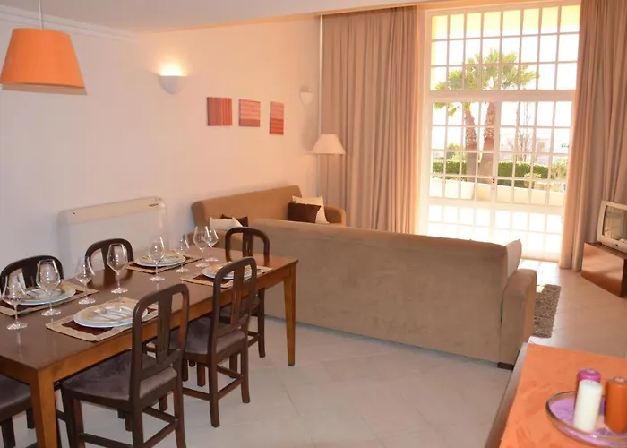 Ponta Grande 4*